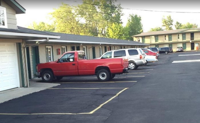 Currys Inn (Currys Motel) - Web Listing (newer photo)